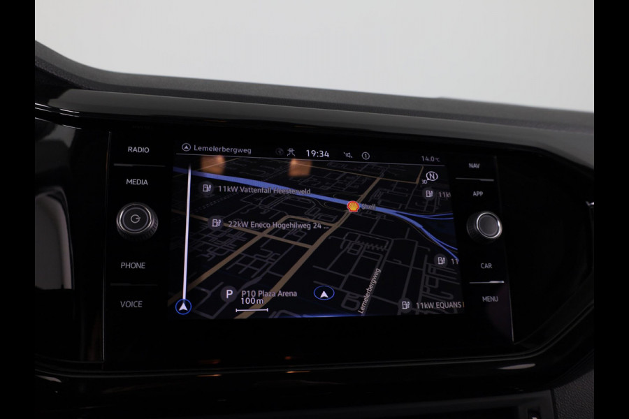 Volkswagen T-Cross 1.0 TSI Life 95 PK | Navigatie | Parkeersensoren voor en achter |