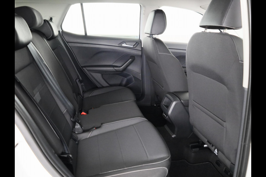 Volkswagen T-Cross 1.0 TSI Life 95 PK | Navigatie | Parkeersensoren voor en achter |