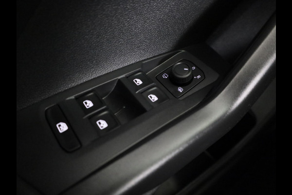 Volkswagen T-Cross 1.0 TSI Life 95 PK | Navigatie | Parkeersensoren voor en achter |