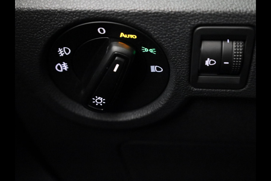 Volkswagen T-Cross 1.0 TSI Life 95 PK | Navigatie | Parkeersensoren voor en achter |