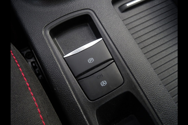 Ford Focus 1.0 EcoBoost Hybrid ST Line X * PANORAMADAK * CARPLAY !!