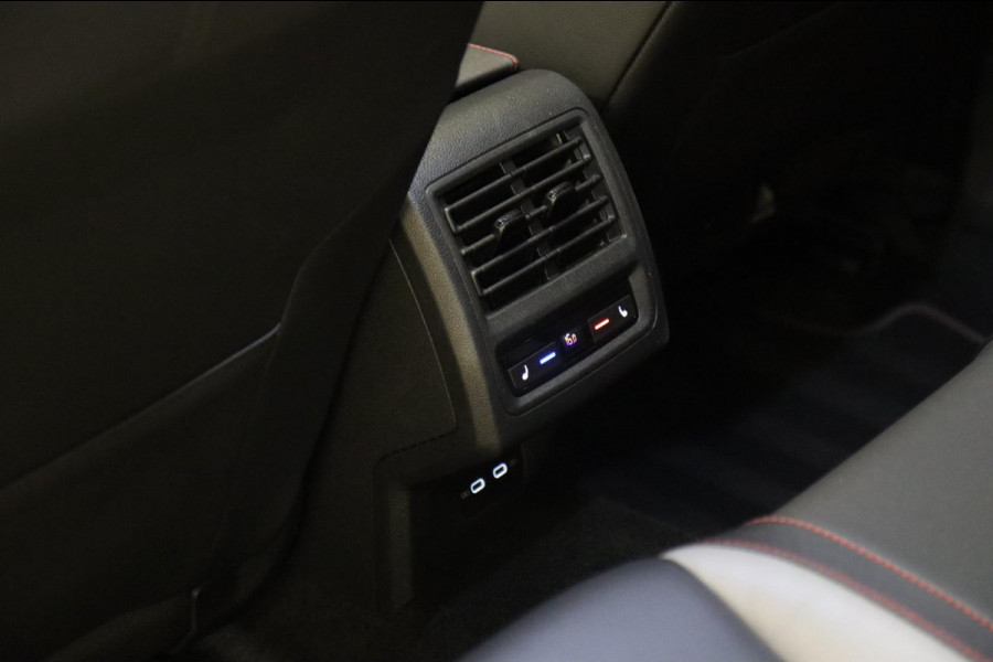 Volkswagen Golf 2.0 TSI GTI 45 JAHRE CLUBSPORT PERFORMANCE AKRA /PANO/H-K/LEER/HUD/IQ-LIGHT/VOLL