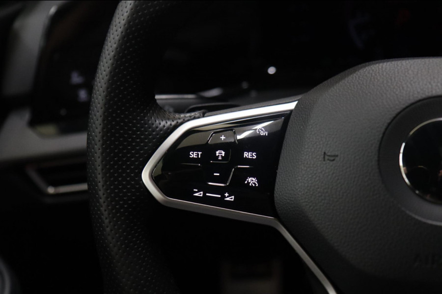 Volkswagen Golf 2.0 TSI GTI 45 JAHRE CLUBSPORT PERFORMANCE AKRA /PANO/H-K/LEER/HUD/IQ-LIGHT/VOLL