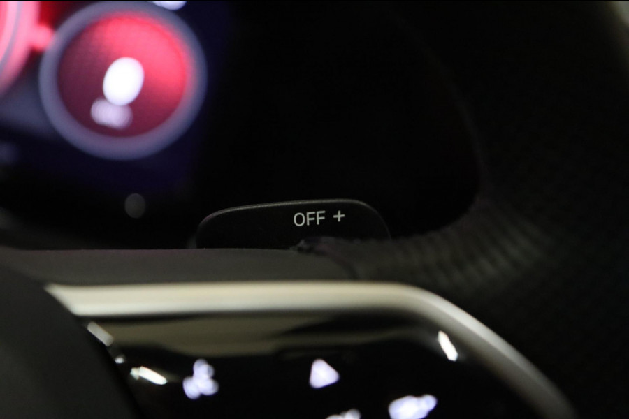 Volkswagen Golf 2.0 TSI GTI 45 JAHRE CLUBSPORT PERFORMANCE AKRA /PANO/H-K/LEER/HUD/IQ-LIGHT/VOLL