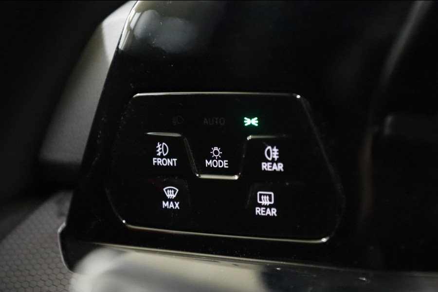 Volkswagen Golf 2.0 TSI GTI 45 JAHRE CLUBSPORT PERFORMANCE AKRA /PANO/H-K/LEER/HUD/IQ-LIGHT/VOLL