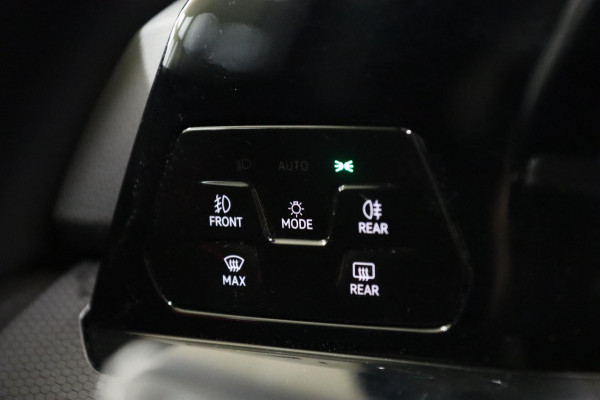 Volkswagen Golf 2.0 TSI GTI 45 JAHRE CLUBSPORT PERFORMANCE AKRA /PANO/H-K/LEER/HUD/IQ-LIGHT/VOLL