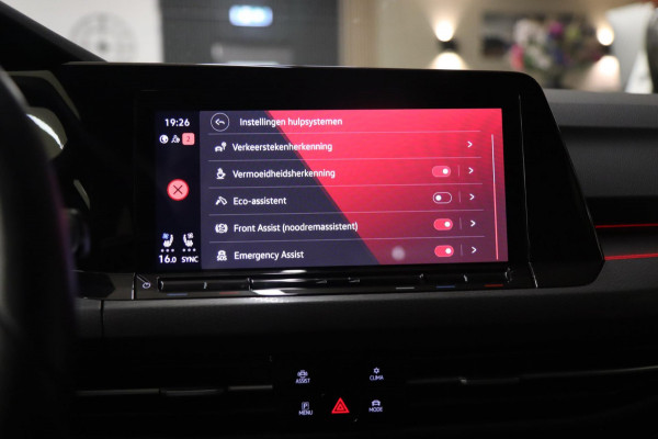 Volkswagen Golf 2.0 TSI GTI 45 JAHRE CLUBSPORT PERFORMANCE AKRA /PANO/H-K/LEER/HUD/IQ-LIGHT/VOLL