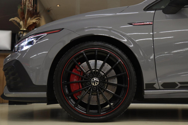 Volkswagen Golf 2.0 TSI GTI 45 JAHRE CLUBSPORT PERFORMANCE AKRA /PANO/H-K/LEER/HUD/IQ-LIGHT/VOLL