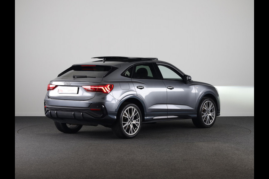 Audi Q3 Sportback 45 TFSI e S Edition 245 pk S-tronic | Navigatie | Panoramadak | Parkeersensoren | LED koplampen | Optiek pakket zwart |