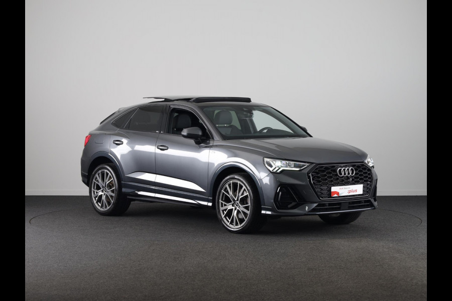 Audi Q3 Sportback 45 TFSI e S Edition 245 pk S-tronic | Navigatie | Panoramadak | Parkeersensoren | LED koplampen | Optiek pakket zwart |