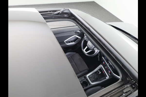 Audi Q3 Sportback 45 TFSI e S Edition 245 pk S-tronic | Navigatie | Panoramadak | Parkeersensoren | LED koplampen | Optiek pakket zwart |