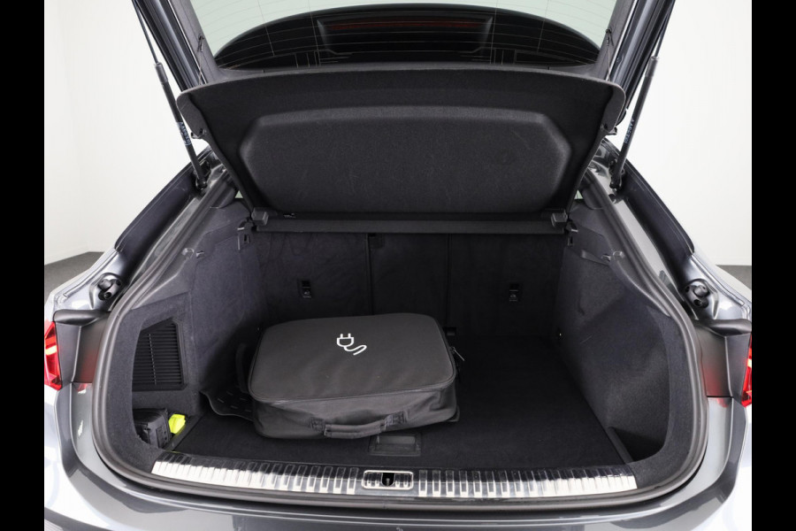 Audi Q3 Sportback 45 TFSI e S Edition 245 pk S-tronic | Navigatie | Panoramadak | Parkeersensoren | LED koplampen | Optiek pakket zwart |
