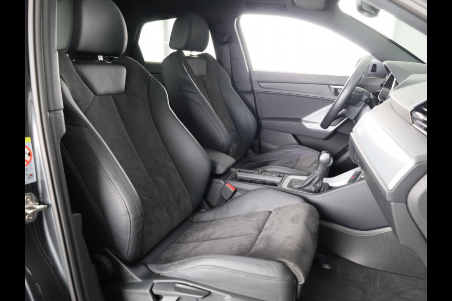 Audi Q3 Sportback 45 TFSI e S Edition 245 pk S-tronic | Navigatie | Panoramadak | Parkeersensoren | LED koplampen | Optiek pakket zwart |