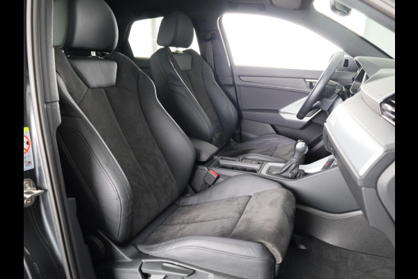 Audi Q3 Sportback 45 TFSI e S Edition 245 pk S-tronic | Navigatie | Panoramadak | Parkeersensoren | LED koplampen | Optiek pakket zwart |