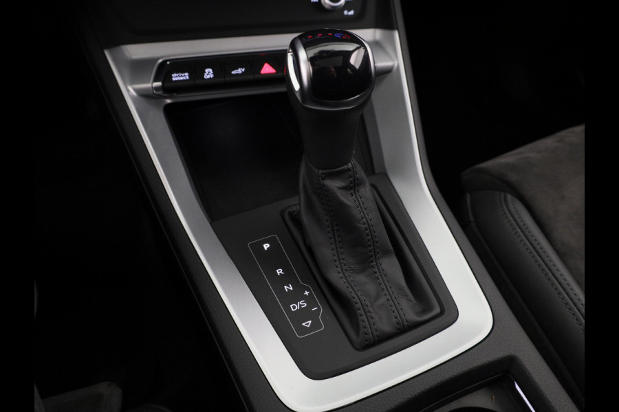 Audi Q3 Sportback 45 TFSI e S Edition 245 pk S-tronic | Navigatie | Panoramadak | Parkeersensoren | LED koplampen | Optiek pakket zwart |