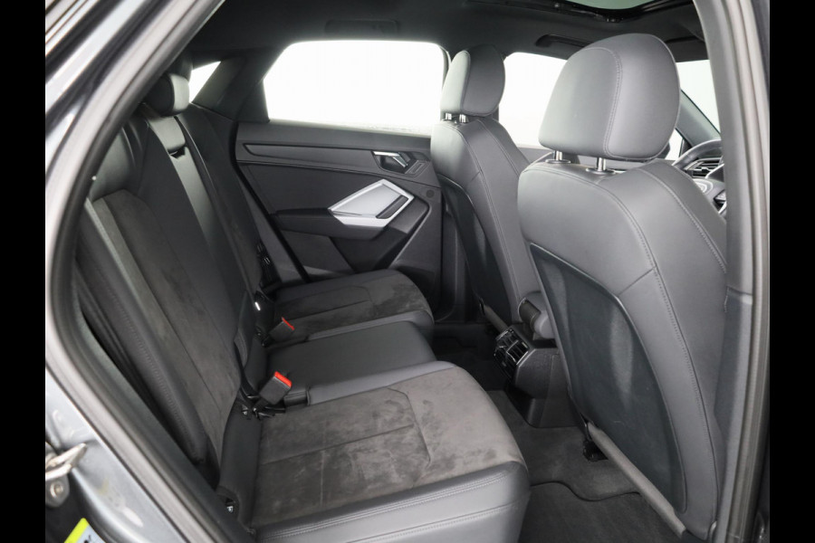 Audi Q3 Sportback 45 TFSI e S Edition 245 pk S-tronic | Navigatie | Panoramadak | Parkeersensoren | LED koplampen | Optiek pakket zwart |