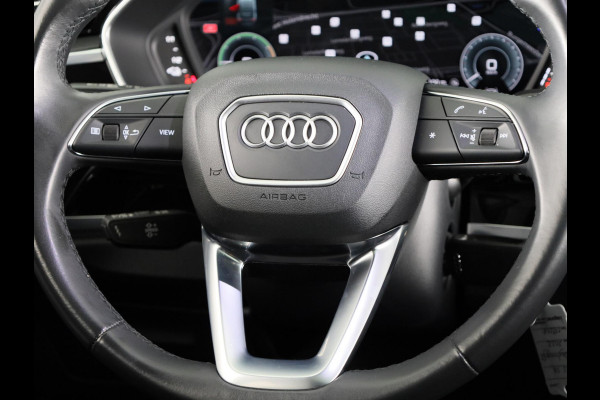 Audi Q3 Sportback 45 TFSI e S Edition 245 pk S-tronic | Navigatie | Panoramadak | Parkeersensoren | LED koplampen | Optiek pakket zwart |