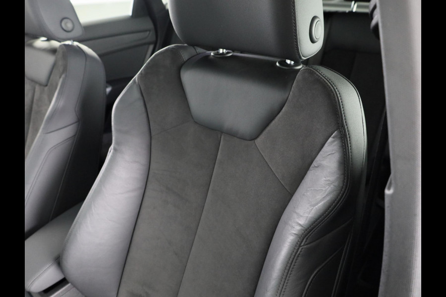 Audi Q3 Sportback 45 TFSI e S Edition 245 pk S-tronic | Navigatie | Panoramadak | Parkeersensoren | LED koplampen | Optiek pakket zwart |