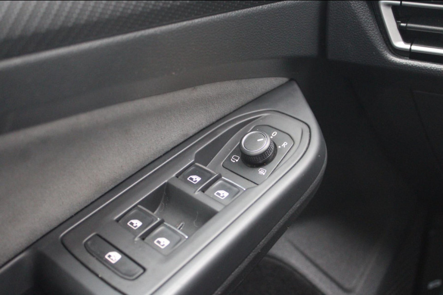 Volkswagen Golf 2.0 TSI R 320pk 4Motion | Pano | IQ Lights | Carplay