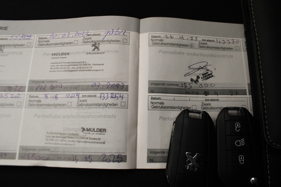 Peugeot 3008 1.2 PureTech Blue Lease Executive