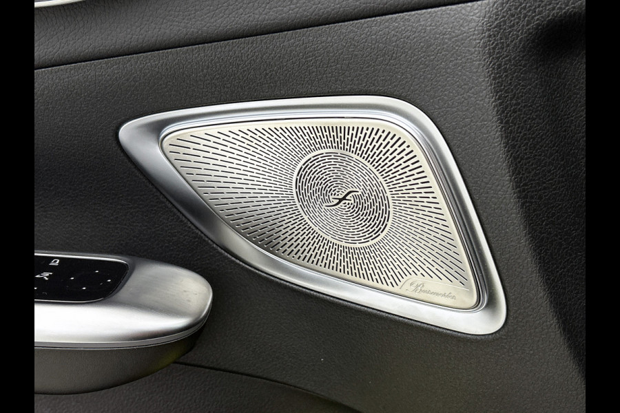Mercedes-Benz C-Klasse Estate 300 e AMG Plug-In Hybride AMG Line | Night Pakket | Panorama Schuif-Kanteldak | Alarm Klasse 3 | KeyLess-Go | Easy Pack Achterklep. Inclusief 48 maanden Mercedes-Benz Certified garantie voor Europa.