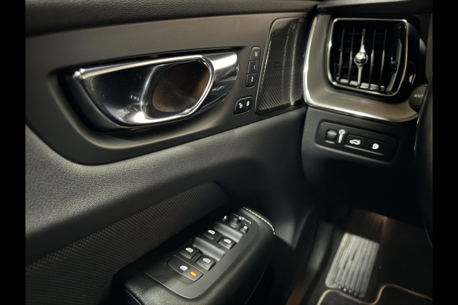 Volvo XC60 2.0 Recharge T6 AWD Ultimate Dark Pano H/D 360° HUD Trekh.