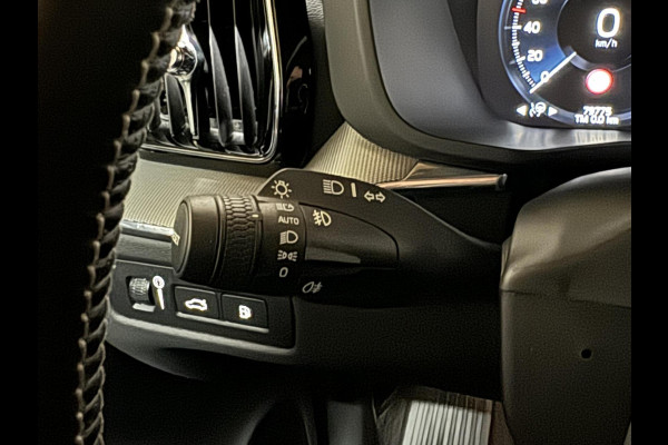 Volvo XC60 2.0 Recharge T6 AWD Ultimate Dark Pano H/D 360° HUD Trekh.