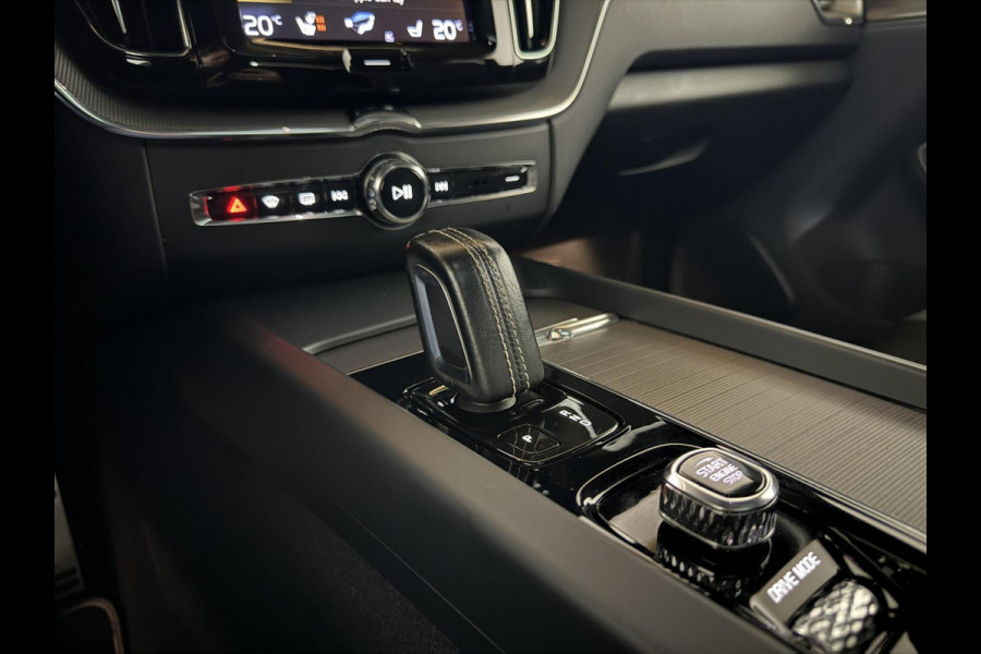 Volvo XC60 2.0 Recharge T6 AWD Ultimate Dark Pano H/D 360° HUD Trekh.