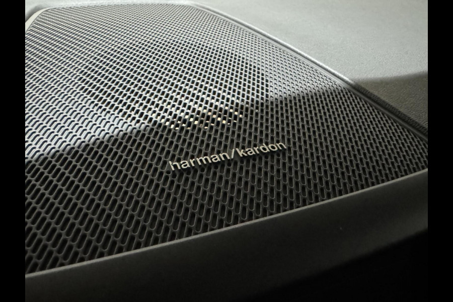 Volvo XC60 2.0 Recharge T6 AWD Ultimate Dark Pano H/D 360° HUD Trekh.