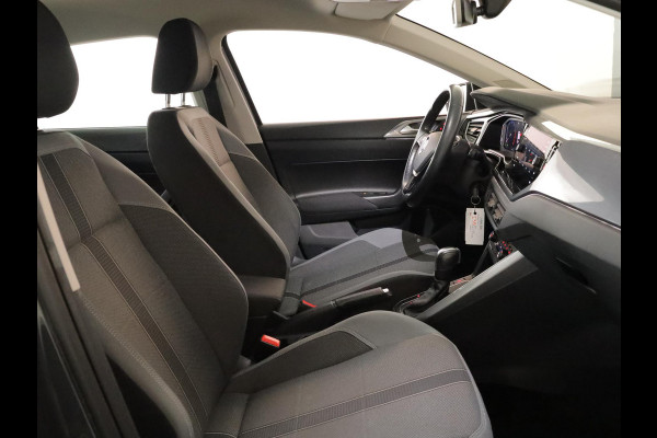 Volkswagen Polo 1.0 TSI Highline 95 pk Automaat (DSG) | Navigatie via App | Parkeersensoren | Achteruitrijcamera | Adaptieve cruise control | Voll. digitaal instrumentenpaneel |