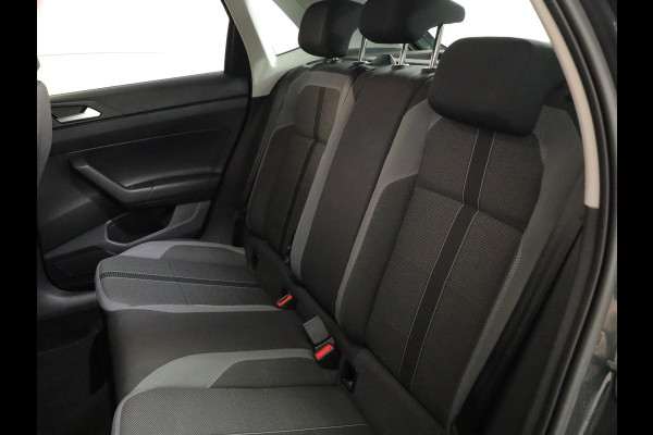 Volkswagen Polo 1.0 TSI Highline 95 pk Automaat (DSG) | Navigatie via App | Parkeersensoren | Achteruitrijcamera | Adaptieve cruise control | Voll. digitaal instrumentenpaneel |