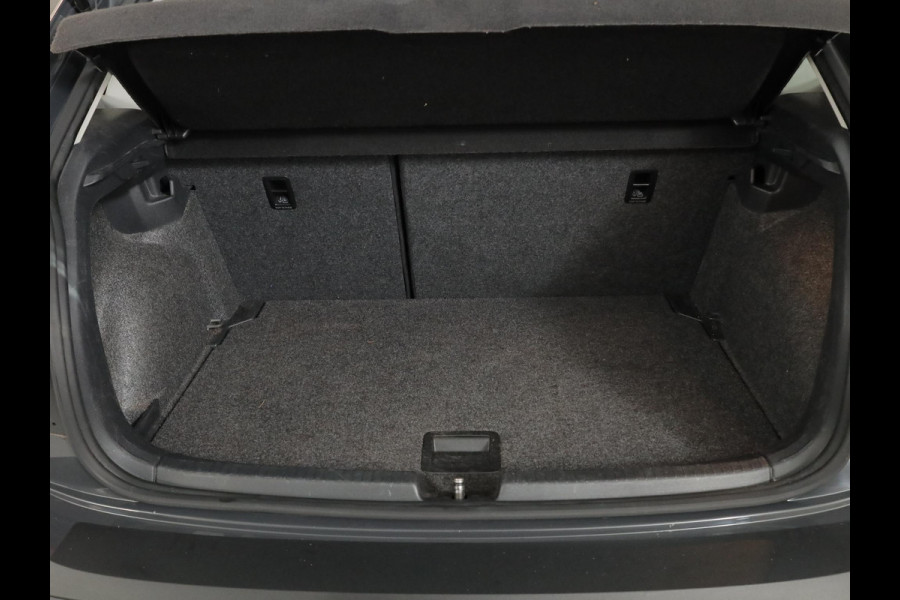 Volkswagen Polo 1.0 TSI Highline 95 pk Automaat (DSG) | Navigatie via App | Parkeersensoren | Achteruitrijcamera | Adaptieve cruise control | Voll. digitaal instrumentenpaneel |