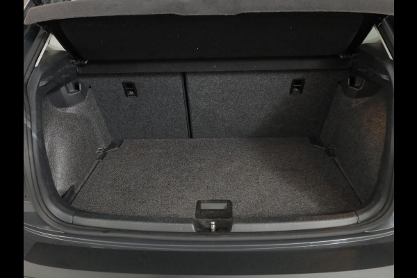 Volkswagen Polo 1.0 TSI Highline 95 pk Automaat (DSG) | Navigatie via App | Parkeersensoren | Achteruitrijcamera | Adaptieve cruise control | Voll. digitaal instrumentenpaneel |