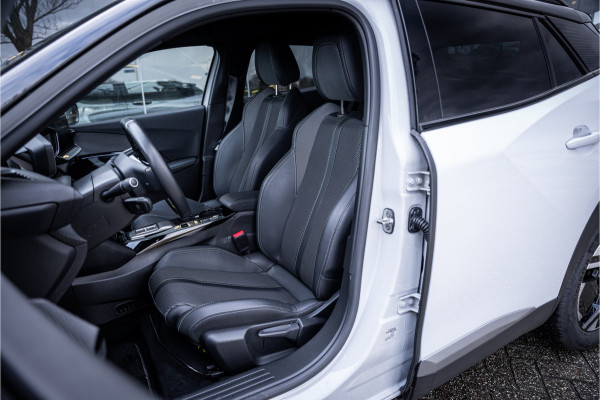 Peugeot e-2008 EV GT 54 kWh ** Camera ** Navigatie ** Rijbereik tot 568km (WLTP)