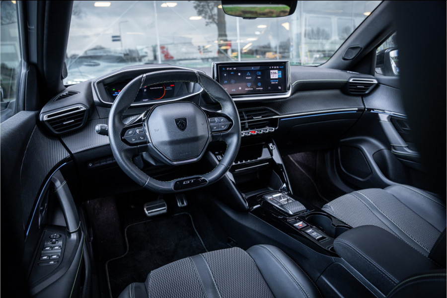 Peugeot e-2008 EV GT 54 kWh ** Camera ** Navigatie ** Rijbereik tot 568km (WLTP)