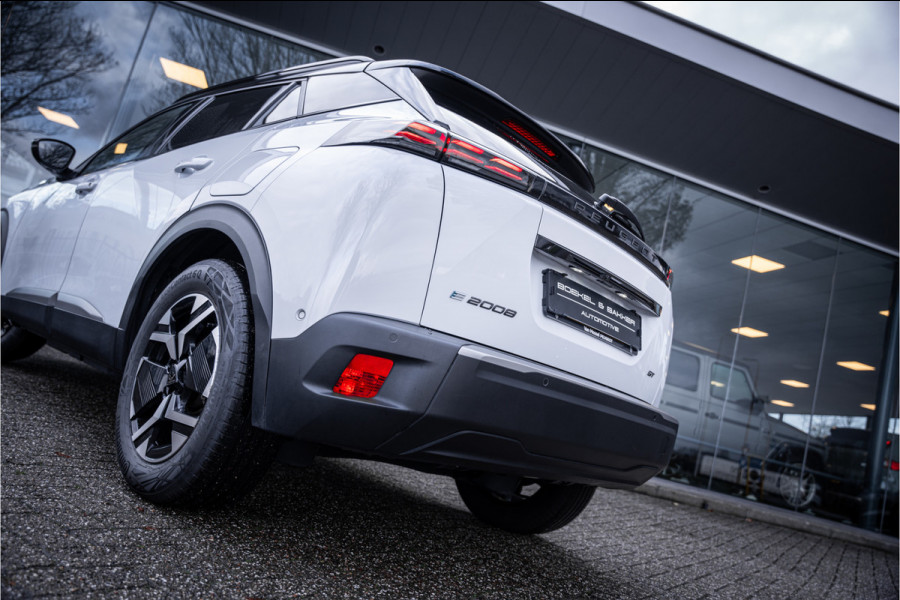 Peugeot e-2008 EV GT 54 kWh ** Camera ** Navigatie ** Rijbereik tot 568km (WLTP)