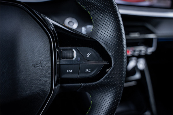 Peugeot e-2008 EV GT 54 kWh ** Camera ** Navigatie ** Rijbereik tot 568km (WLTP)