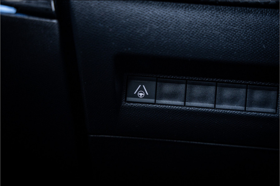 Peugeot e-2008 EV GT 54 kWh ** Camera ** Navigatie ** Rijbereik tot 568km (WLTP)