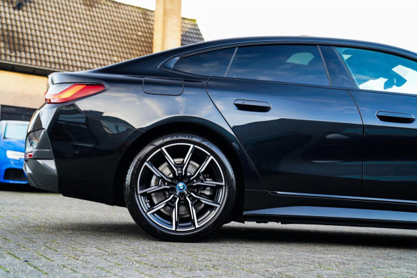 BMW i4 EDrive35 High Executive 70 kWh | Pano | M Sport | Stuurwiel Verwarmd