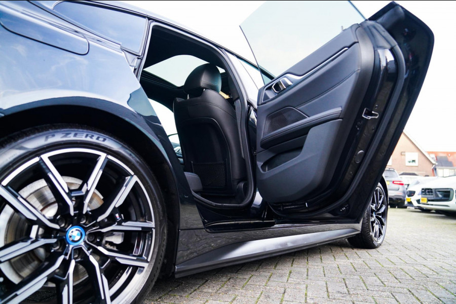 BMW i4 EDrive35 High Executive 70 kWh | Pano | M Sport | Stuurwiel Verwarmd