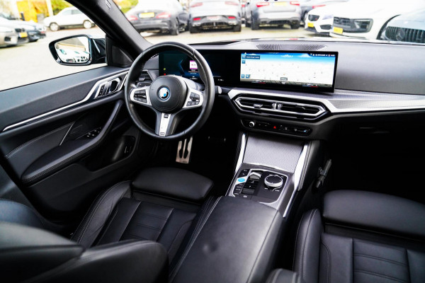 BMW i4 EDrive35 High Executive 70 kWh | Pano | M Sport | Stuurwiel Verwarmd
