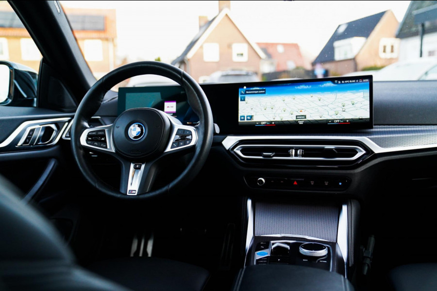 BMW i4 EDrive35 High Executive 70 kWh | Pano | M Sport | Stuurwiel Verwarmd