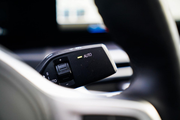 BMW i4 EDrive35 High Executive 70 kWh | Pano | M Sport | Stuurwiel Verwarmd