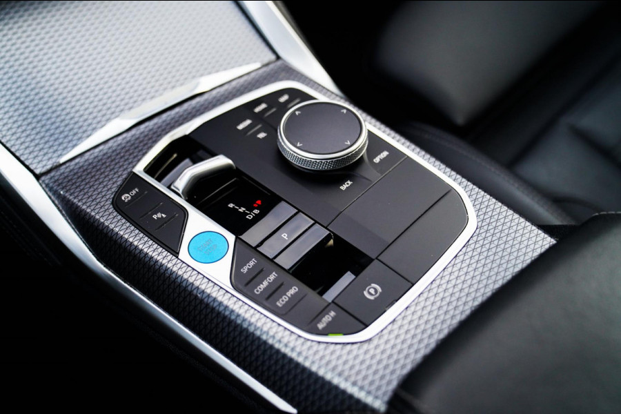 BMW i4 EDrive35 High Executive 70 kWh | Pano | M Sport | Stuurwiel Verwarmd