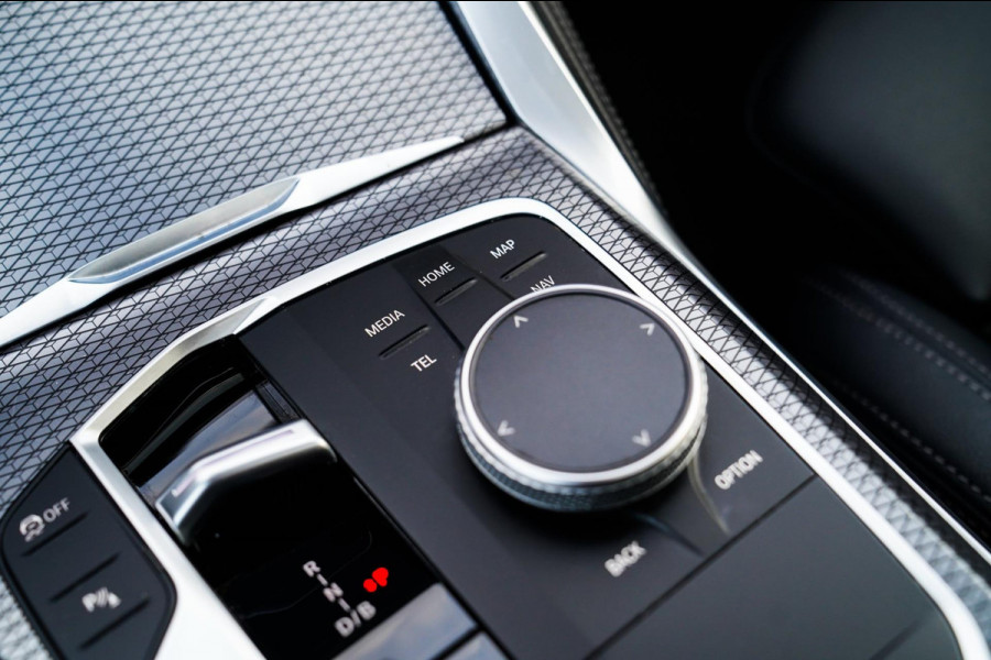 BMW i4 EDrive35 High Executive 70 kWh | Pano | M Sport | Stuurwiel Verwarmd