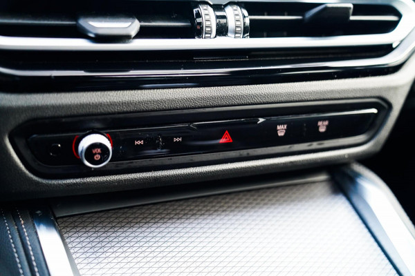 BMW i4 EDrive35 High Executive 70 kWh | Pano | M Sport | Stuurwiel Verwarmd