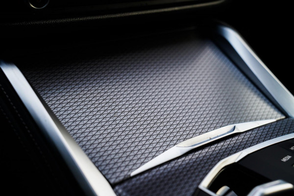 BMW i4 EDrive35 High Executive 70 kWh | Pano | M Sport | Stuurwiel Verwarmd