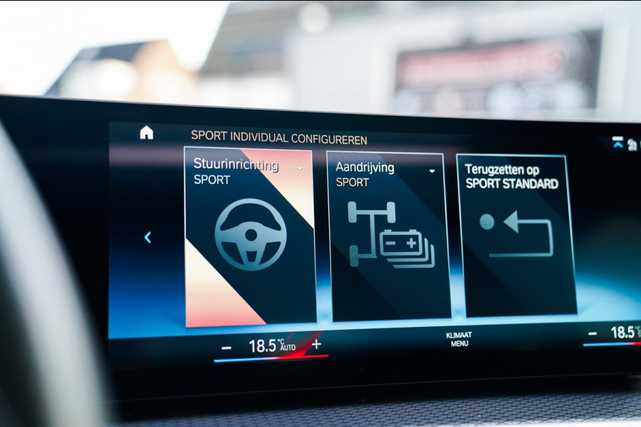 BMW i4 EDrive35 High Executive 70 kWh | Pano | M Sport | Stuurwiel Verwarmd