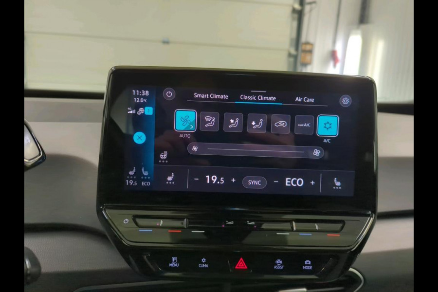 Volkswagen ID.3 First 58 kWh Navigatie Apple Carplay/Android Auto Adaptive Cruise Control Parkeersensoren Stoel- en stuurverwarming Lichtmetalen velgen Climate Control