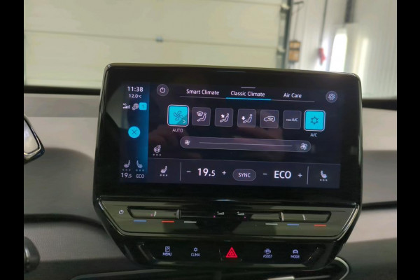 Volkswagen ID.3 First 58 kWh Navigatie Apple Carplay/Android Auto Adaptive Cruise Control Parkeersensoren Stoel- en stuurverwarming Lichtmetalen velgen Climate Control